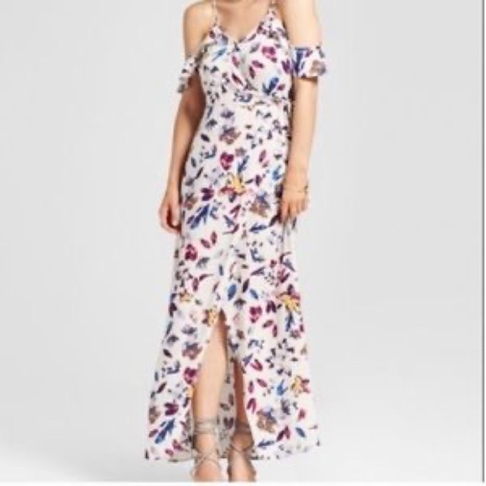 4/$20 ✨ NWT Floral Wrap Dress